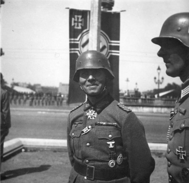 Rommel at a Paris victory parade (June 1940). By Bundesarchiv Bild CC-BY-SA 3.0