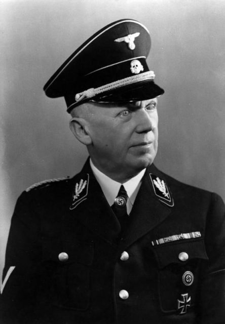 SS-Gruppenführer Hans Heinrich Lammers in black Allgemeine-SS uniform 1938. By Bundesarchiv Bild  CC-BY-SA 3.0