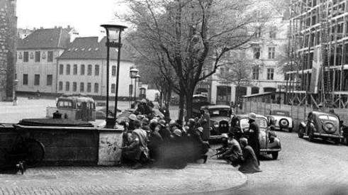 Danish resistance fighters battling German troops in Aarhus, Bispetorv, 5 May, 1945
