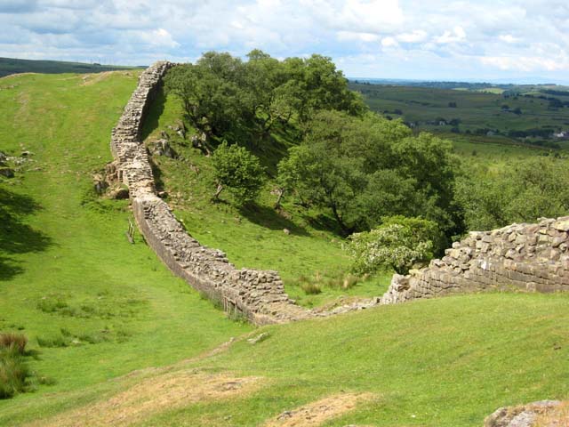 Hadrian’s Wall near Walltown. A particularly well-preserved section of Hadrian’s Wall. By Oliver Dixon CC BY-SA 2.0