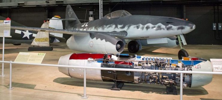 Me 262A and its Junkers Jumo 004 turbojet engine (Yellow 5).Photo: Clemens Vasters CC BY 2.0