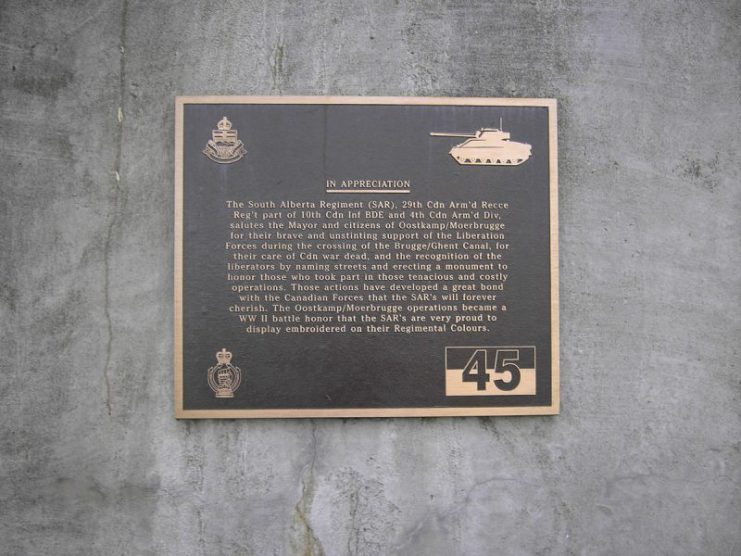 South Alberta Regiment Plaque on the World War II Memorial in Moerbrugge. Photo: Spotter2 / CC BY-SA 3.0