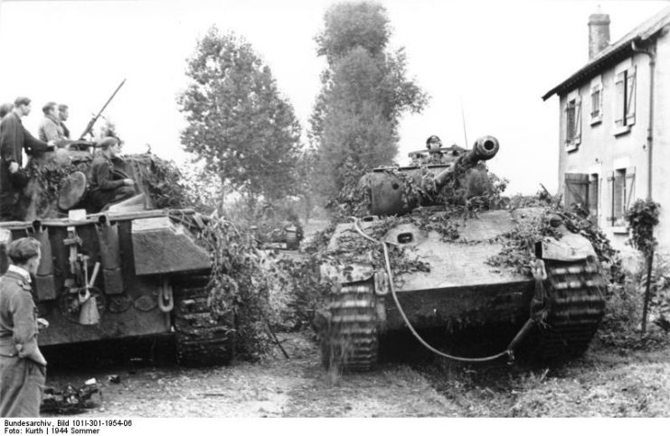 Panthers in a French village, Summer 1944. By Bundesarchiv – CC BY-SA 3.0 de