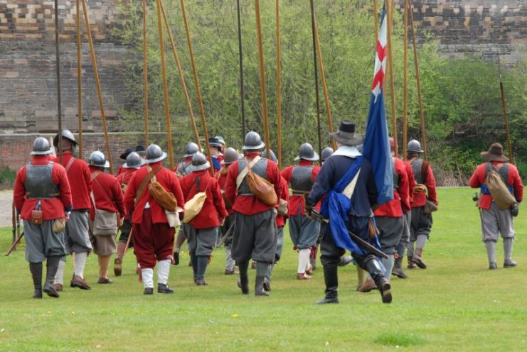 English Civil War, Cromwellian Pikemen drilling – reenactment