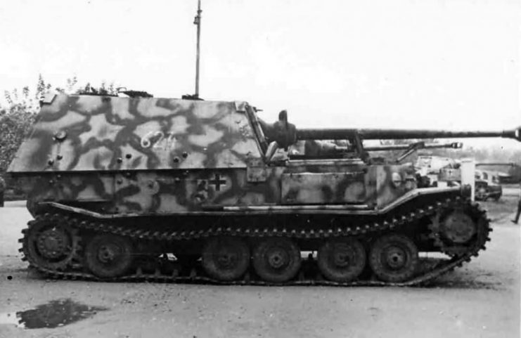 Heavy tank destroyer Ferdinand (named after Ferdinand Porsche, after renamed into Elefant) 624 of the “schweres Panzerjäger-Regiment 656”