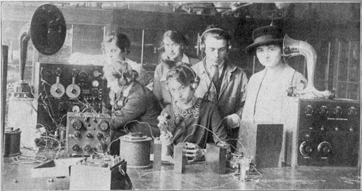 Radcliffe class in radio science, 1922
