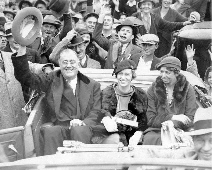 FDR with Anna Roosevelt Halsted and Eleanor Roosevelt during the campaign.