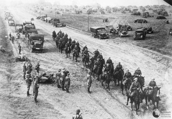 German cavalry and motorized units entering Poland from East Prussia during 1939.