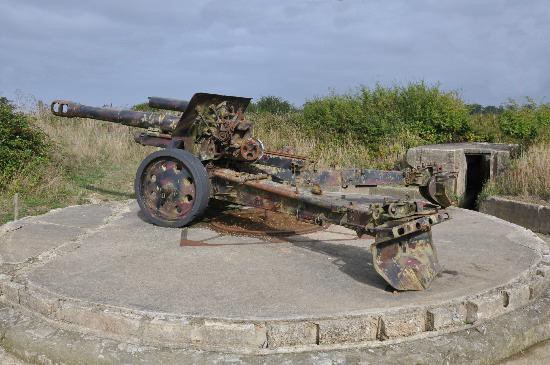 Maisy has an extensive display of WW2 cannons, howitzers as well as a Landing Craft (LCVP) and other items.
