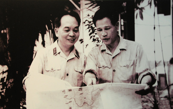 General Võ Nguyên Giáp and Nguyễn Chí Thanh discusses the war situation in the South, July 15, 1967.