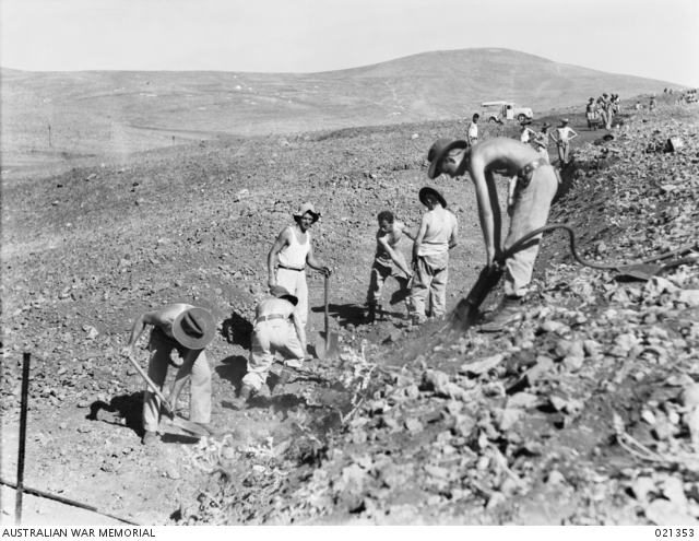 Australians from the 2/2nd Pioneer Battalion digging defenses