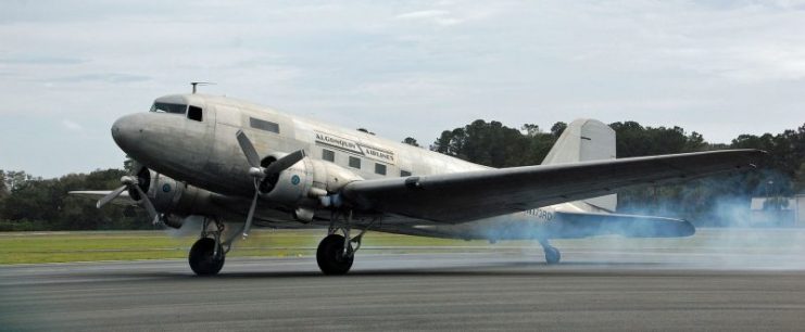 A 1944 Douglas DC-3C (2015). Photo: Bubba73 (Jud McCranie) / CC BY-SA 4.0