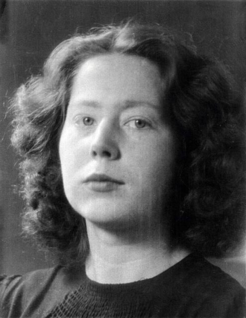Jannetje Johanna (Hannie) Schaft (Haarlem, 16 september 1920 – Bloemendaal, 17 april 1945), Dutch communist and resistance fighter.