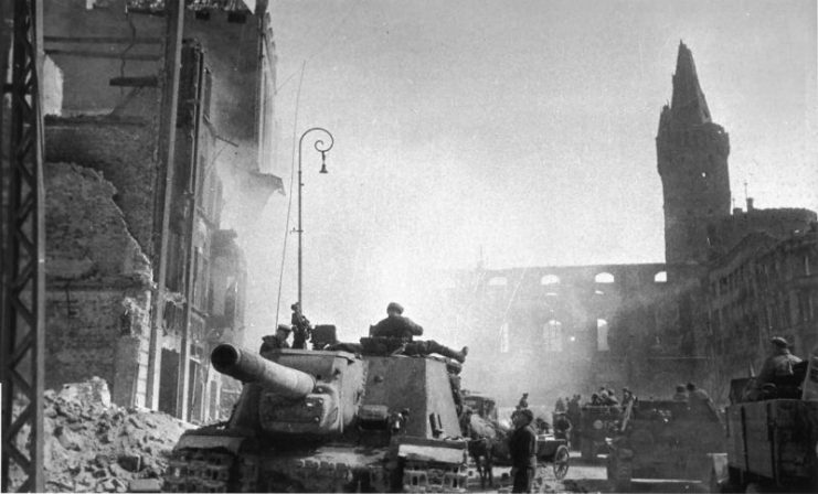 ISU-152 “Зверобой” in Königsberg 1945