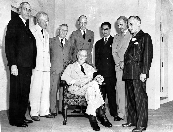 Lord Halifax in the middle (behind a seated Franklin D. Roosevelt) as a member of the Pacific War Council.