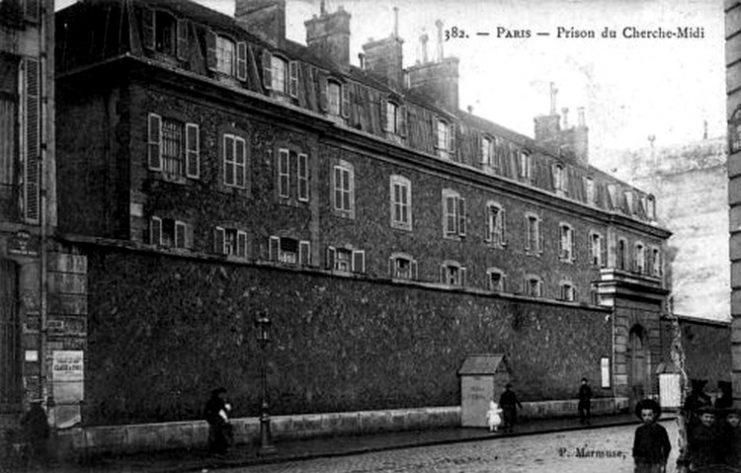 Prison Cherche Midi in Paris (non-existent) at postcard of 1910