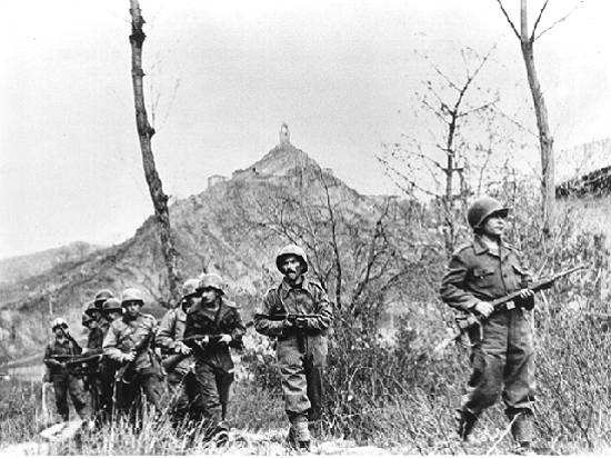 Soldiers of the FEB during the second assault of the Battle of Monte Castello on 29 November 1944.