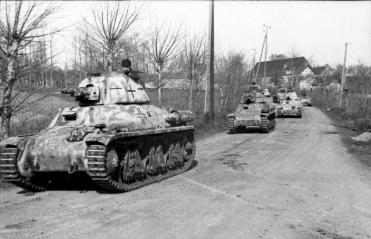 German troops using captured French tanks (Beutepanzer) in Normandy, 1944.Photo: Bundesarchiv, Bild 101I-300-1858-33A / Speck / CC-BY-SA 3.0