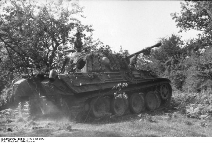 Panther Ausf G in Bockage, France, 1944. Photo: Bundesarchiv, Bild 101I-722-0406-06A / Theobald / CC-BY-SA 3.0