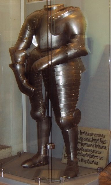 Original armor from Götz von Berlichingen to Hornberg.