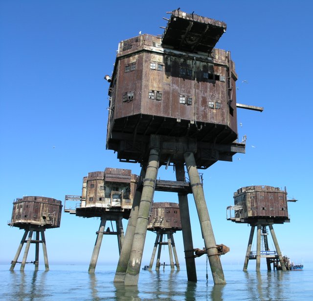 Red Sands Maunsell Towers. Photo: Hywel Williams / CC-BY-SA 2.0