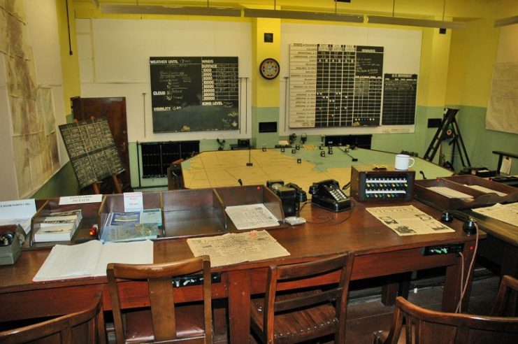Plotting table in RAF Digby Sector Operations Room Photo by Ivor the driver – CC BY SA 3.0