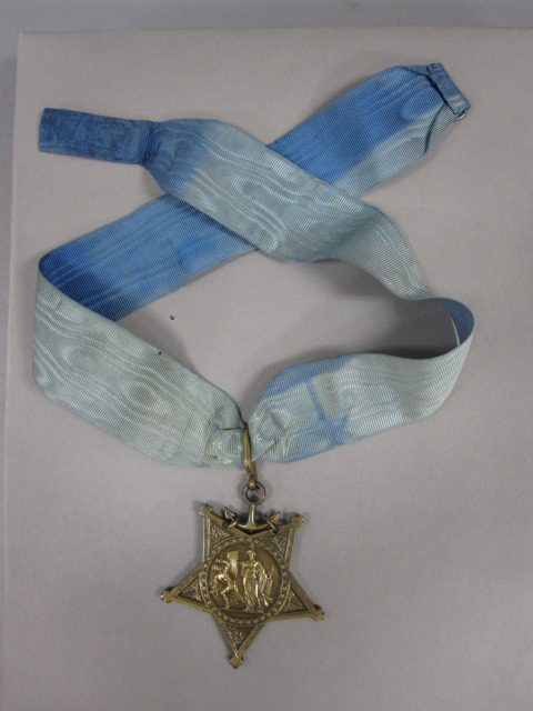 Bigelow’s Medal of Honor. Photo by Naval History Heritage Command CC BY 2.0