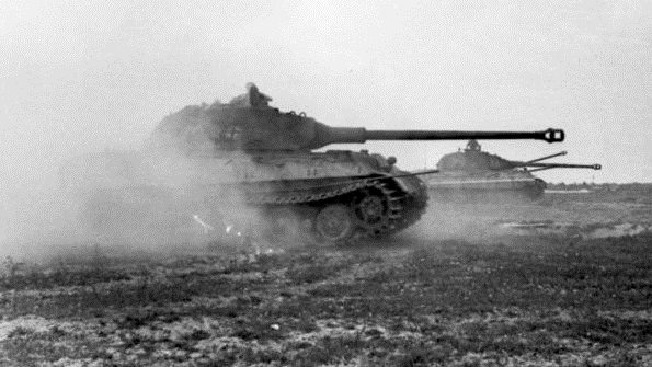 Tiger IIs Photo by Bundesarchiv, Bild 101I-721-0397-34 / Wagner / CC-BY-SA 3.0