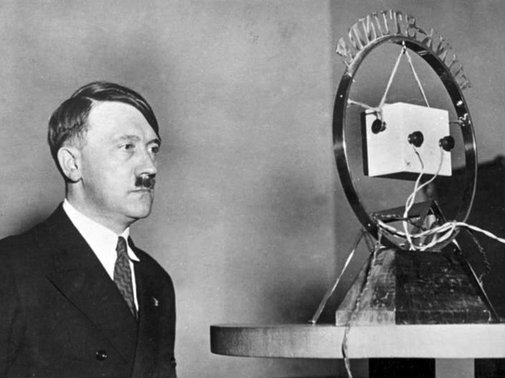 Adolf Hitler. Photo: Bundesarchiv, Bild 183-1987-0703-506 / Unknown / CC-BY-SA 3.0 de