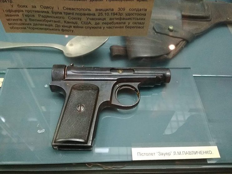 Lyudmila Pavlichenko’s J.P. Sauer And Sohn Model 1913 pistol, WW2 museum in Kyiv.Photo: VoidWanderer CC BY-SA 4.0