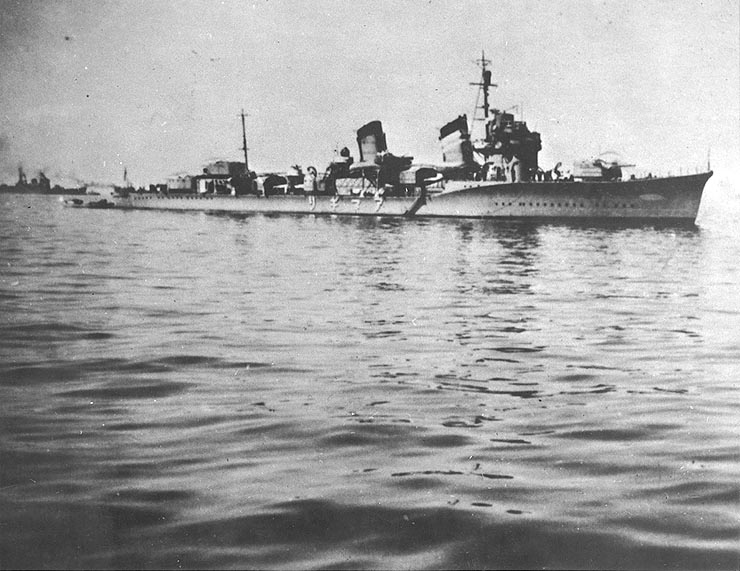 Pre-World War II USN file photo of the Amagiri.