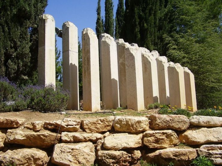 Memorial at Yad Vashem Photo by ציל :ד”ר אבישי טייכר CC BY 2.5