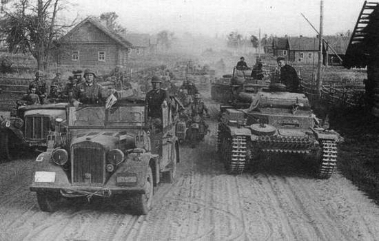Elements of the German 3rd Panzer Army on the road near Pruzhany, June 1941.