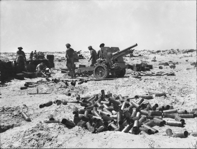 25 pdr guns of the 28th Field Regiment, Royal Artillery at El Alamein, 12 July 1942.