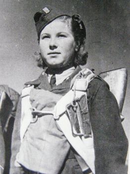 Second Czechoslovak female sniper, Valentina Biněvská. Photo taken after she passed airborne training within the 2nd Czechoslovak Independent Airborne Brigade in 1944