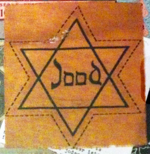 Yellow Star of David worn by Dutch Jews. Photo: drrcs15 / CC BY-SA 4.0