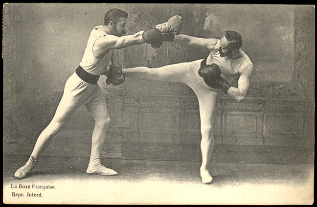 French boxing “tireurs” in 1900.Photo: Unknown CC BY-SA 3.0