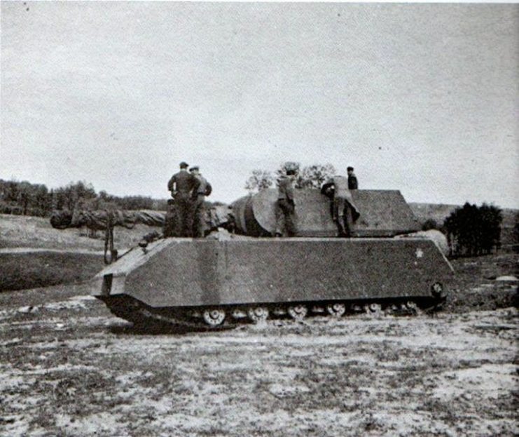 Maus Tank in 1945 Photo by BlakeRichard00 CC By SA 4.0