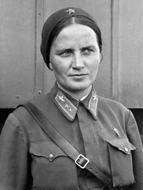 Photograph of Marina Raskova in uniform