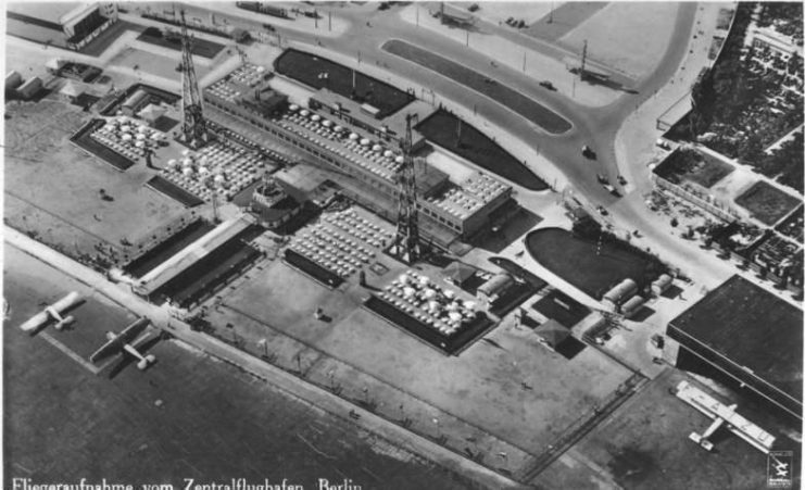 Central airport, aerial view, 1928.Photo: Bundesarchiv, Bild 146-1998-041-09 : Klinke & Co. : CC-BY-SA 3.0
