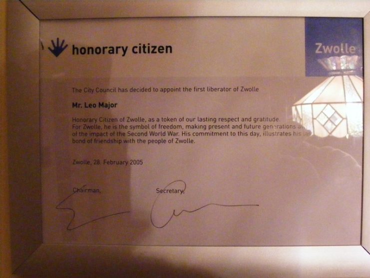 Certificate of Honorable Citizen given to Leo Major, April 14, 2005.