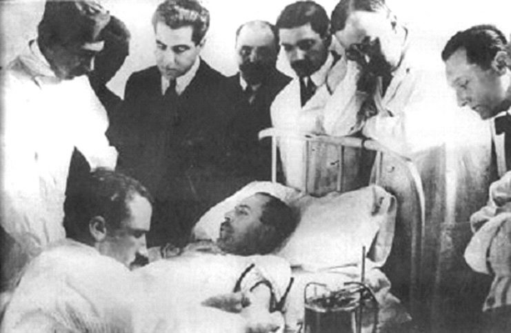 Dr. Luis Agote (2nd from right) overseeing one of the first safe and effective blood transfusions in 1914