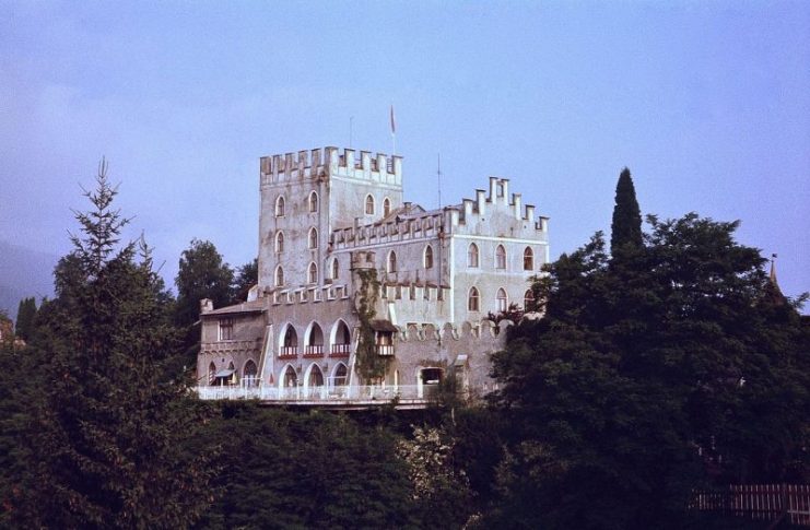 Itter Castle. Photo by Steve J. Morgan CC BY-SA 3.0
