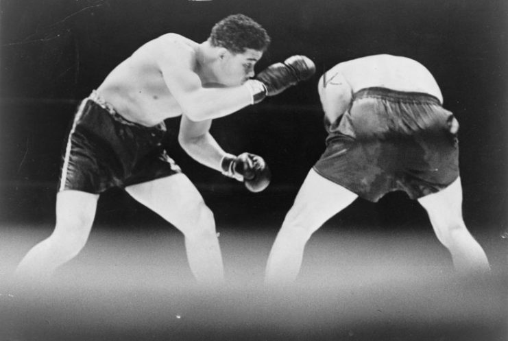 Joe Louis looks for an opening during boxing match with Max SchmelingDate 20 June 1936