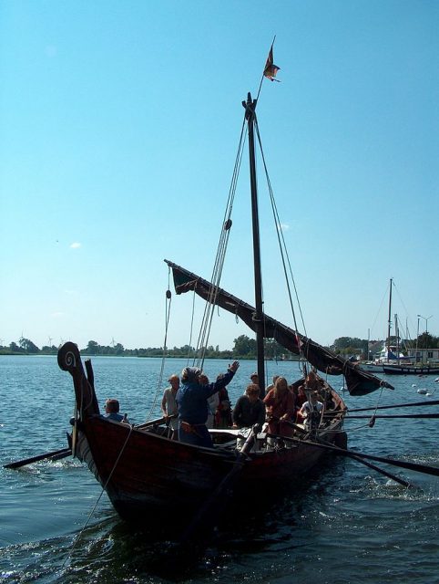 Reconstruction of Viking Ship in Viking and Slavic Festival in Wolin. Photo: Jakub T. Jankiewicz / CC BY-SA 3.0