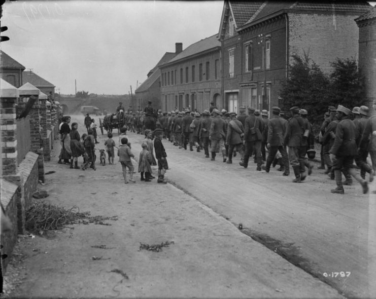 German prisoners captured on Hill 70. August 1917.