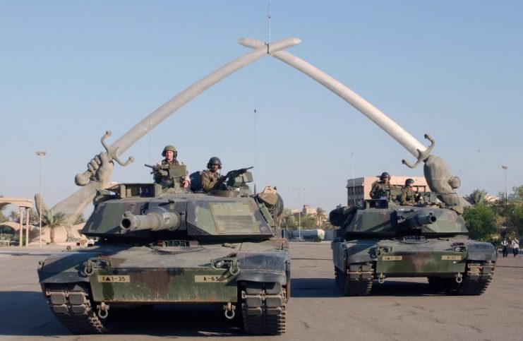 US tanks in Baghdad 2003
