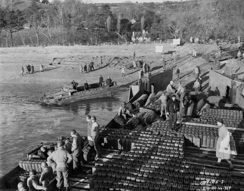 DUKW_Amphibious_on_Slapton_Sands_England_Pre-D-Day_Training_1944