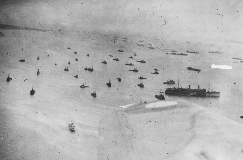 Fleet_Massed_off_Isle_of_Wight_for_D-Day_Invasion_of_France_1944