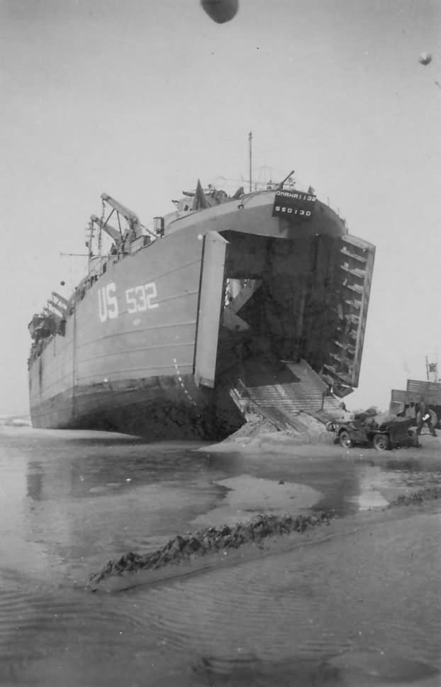 LST_532_Unloads_Jeep_On_Omaha_Beach_D-Day_Normandy_1944